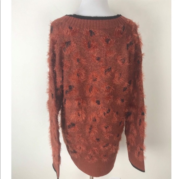 Hem & Thread Eyelash Spotted Sweater - Picture 3 of 7